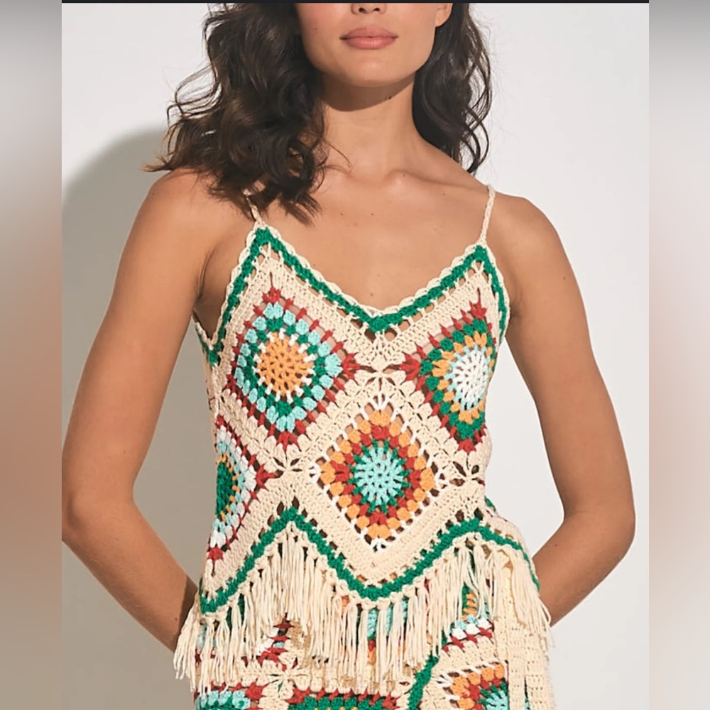 NWT- Elan Crochet Fringe Top size Large